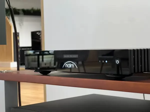 Naim CI-Uniti 102 hálózati sztereó erősítő